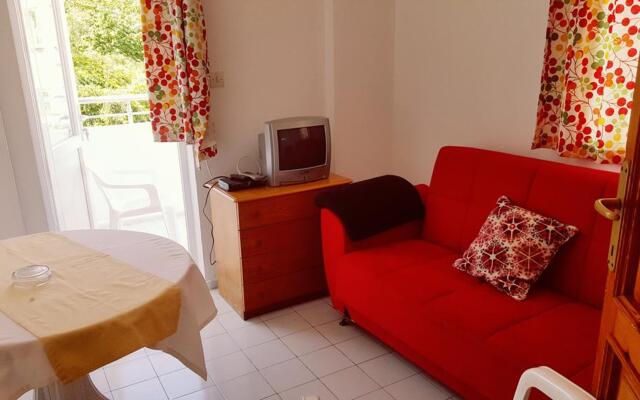Tolan Apartments