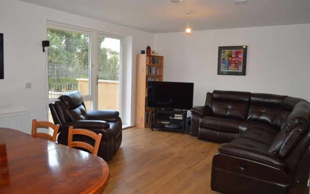 2 Bedroom Ground Floor Flat With Garden