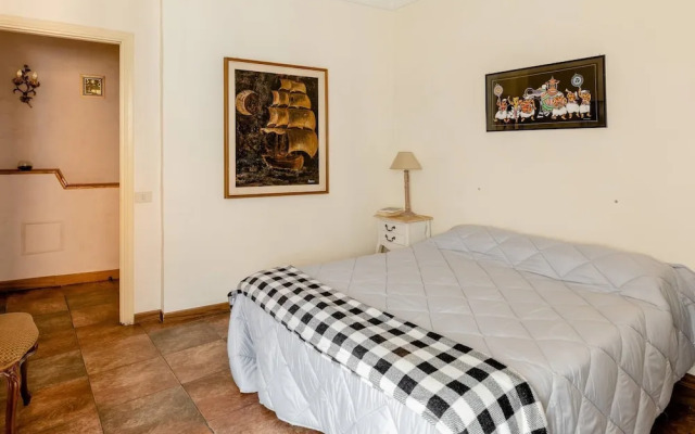 Historical Center Up to six People