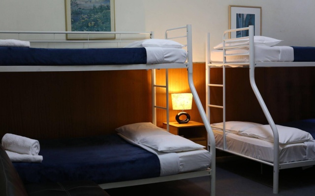 Holiday Lodge Hotel – Guest Rooms – Sydney