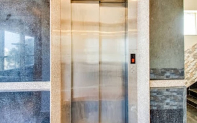 Capital O 62639 Inn The Centre