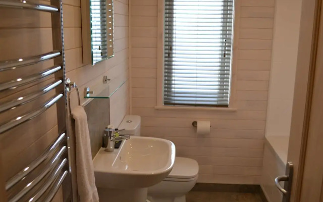 The Chiltern Lodges at Upper Farm Henton