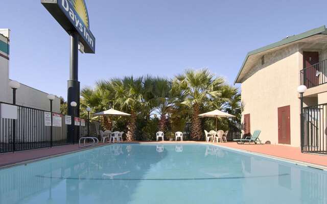 Days Inn by Wyndham Yuba City