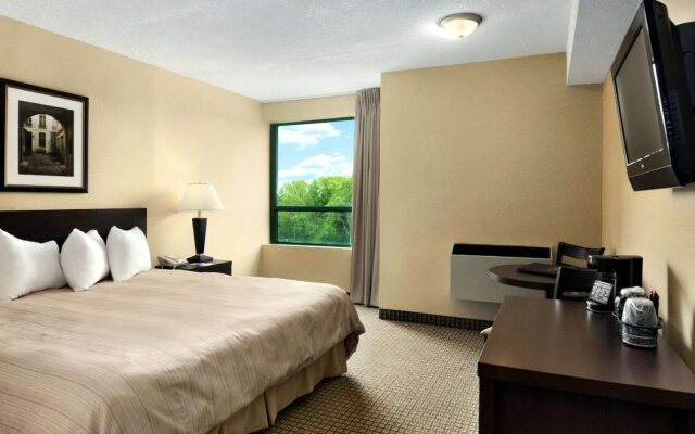 Days Inn by Wyndham Niagara Falls Lundys Lane