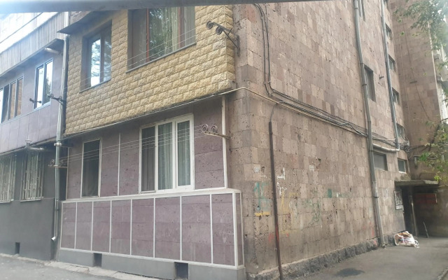 Sunny Apartment close to Erebuni mall