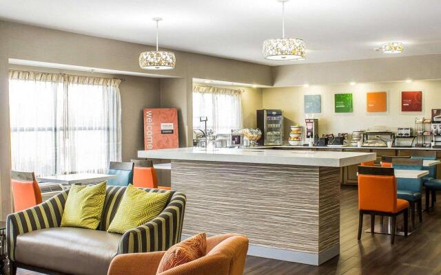 Comfort Inn Dunn near I-95