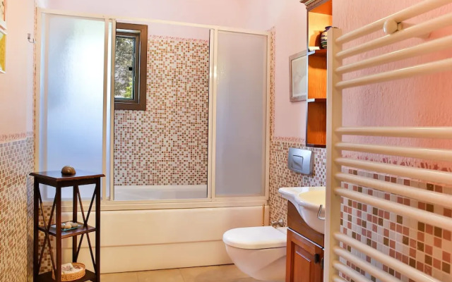 Important Group Villa Costa