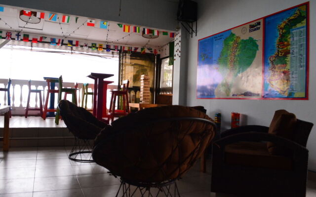 Chescos Hostel & Hotel
