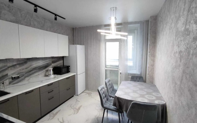 DreamHouse на Коуровской 13/3