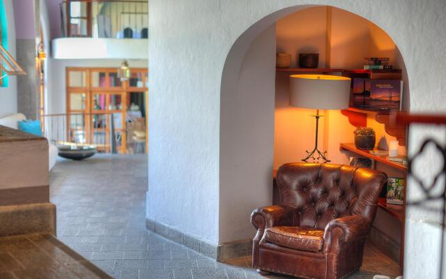Alta Las Palomas Hotel