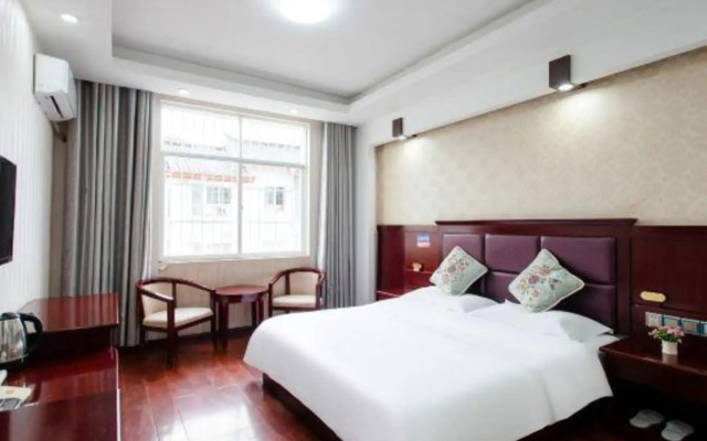 Chunjiang Hotel