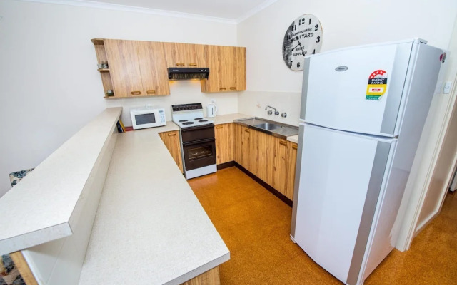 Shoal Bay Avenue Unit 7
