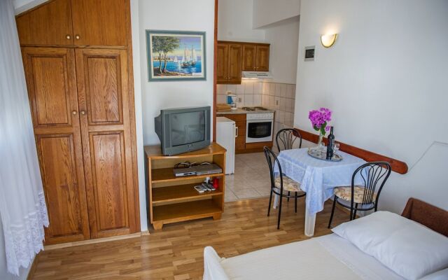 Apartments Zdravko