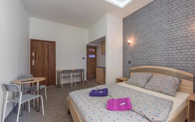 70s Guest room