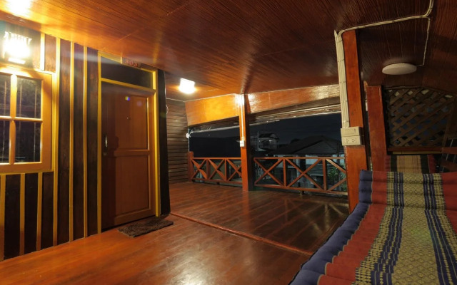 Bann Elephant Home - Hostel