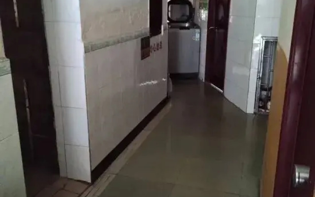 Anyue South Gate Hostel