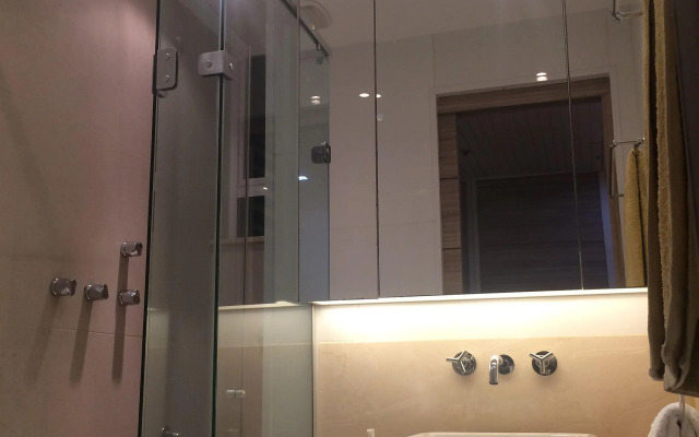 Top floor with balcony in Copacabana