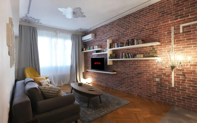 Athenian Apartment with Hot Tub