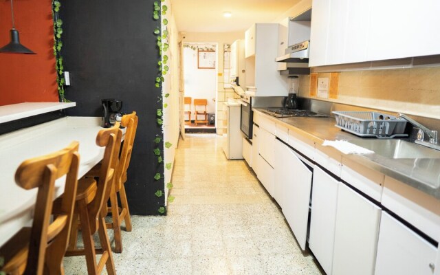 Africa house-Casa Hotel Laureles-La70