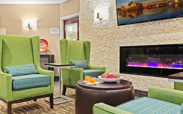 Comfort Inn Syosset - Long Island
