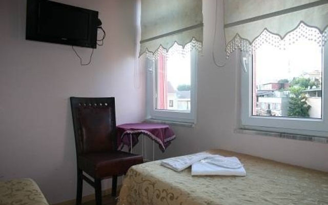 Indo Hotel