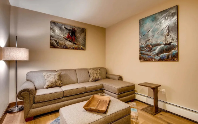 Water House On Main Street #6106