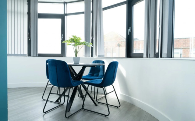 Charles Hope Apartments - Brentford
