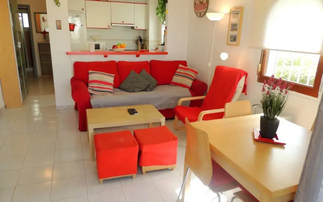 Beautiful Apartment in Roses With Terrace