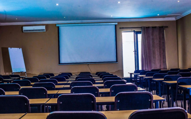 Coyotes Hotel and Conference Centre