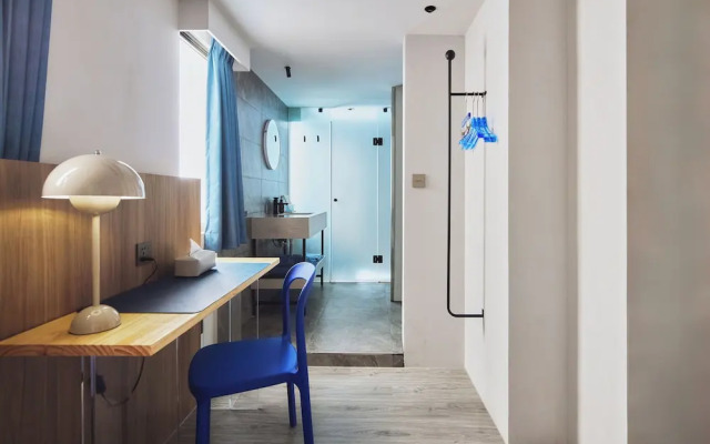 The Blue By Just Inn