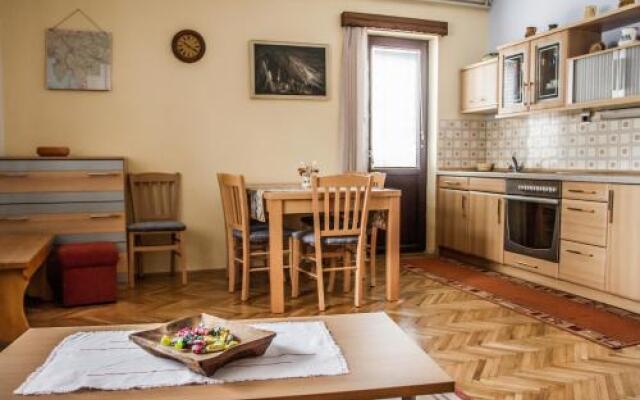 Apartment & rooms Grmek