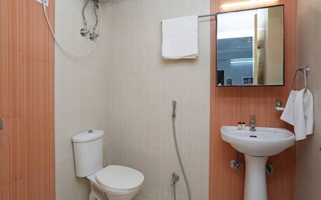 OYO 9774 Home Modern 3BHK near Celebration Mall