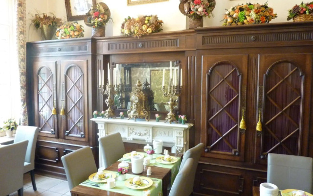 Hotel Asiris