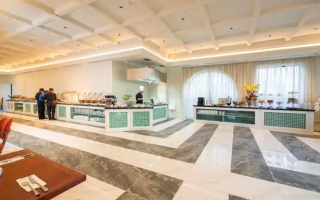 Edensee Kega Beach Resort