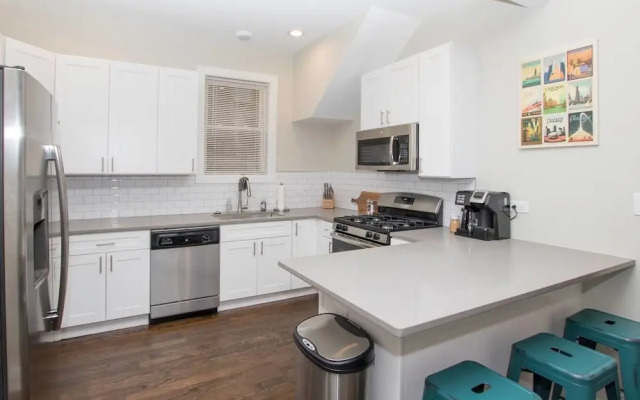 2 Level Home near Wrigley
