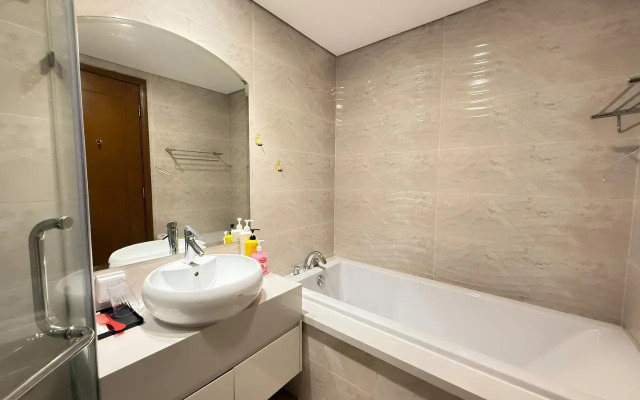 Long Apartment - Vinhomes Golden River