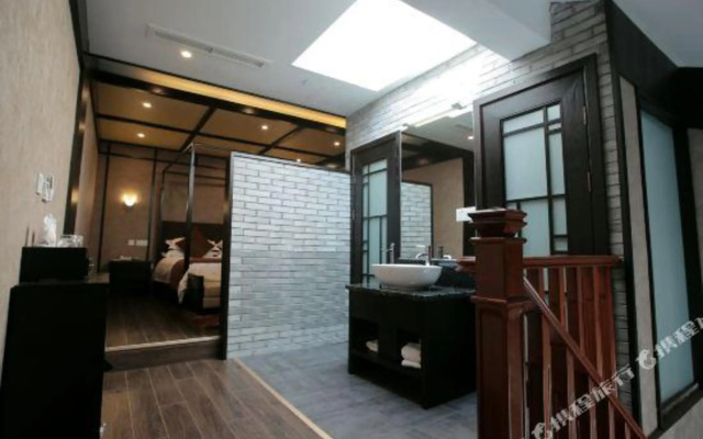 龙泉维也纳主题酒店