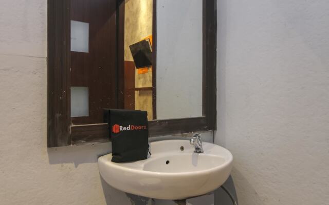 RedDoorz near Medan Plaza
