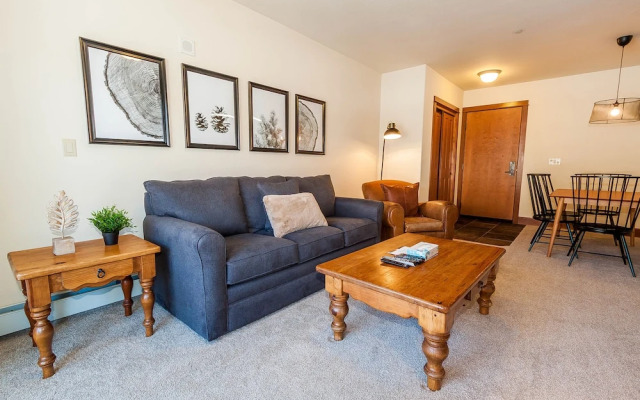 Oro Grande by Summit County Mountain Retreats