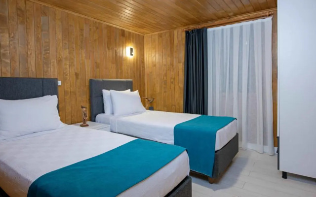 Yusalis Garden Hotel +12 Adult