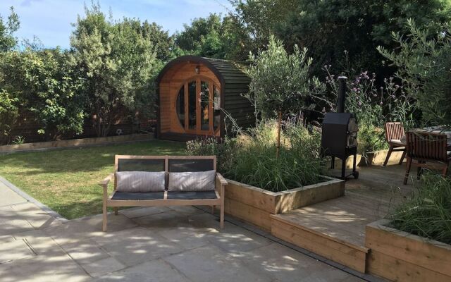 Gothic Cottage - Ryde