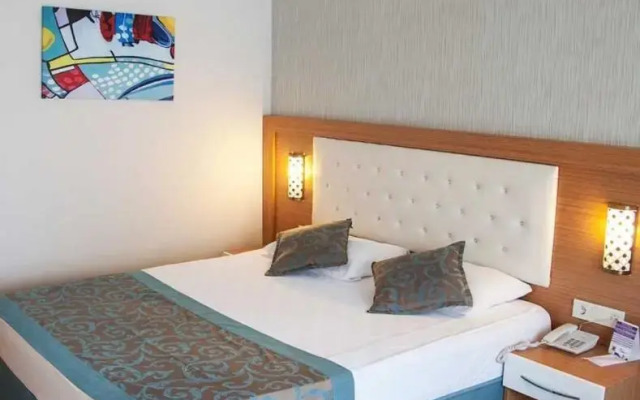 Side Win Hotel & Spa