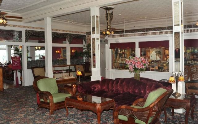 Chippewa Hotel Waterfront