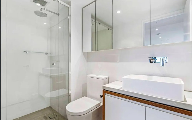 Top Floor Luxury Apartment Rooftop Pool CBD