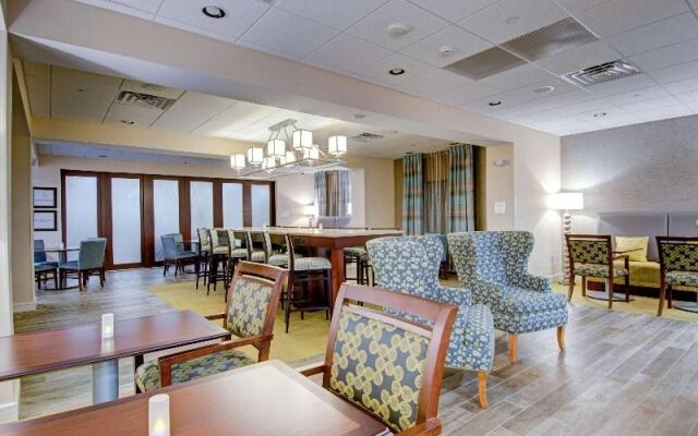 Hampton Inn & Suites Boston/Westborough