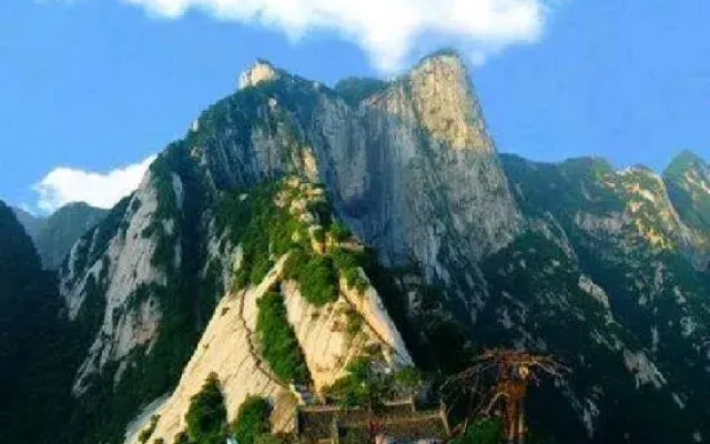 Jingjia Hotel (Huashan Scenic Area Visitor Center)