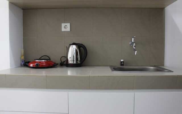 Stylish Studio Room Grand Asia Afrika Apartment