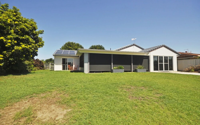 Bribie Island Canal Holiday Destination!
