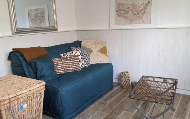 Seashore Hideaway studio