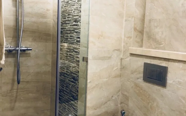 Vinhome Golden River Apartment - M'Homme